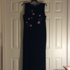 Women’s XL Long Impressions Black Velveteen Dress